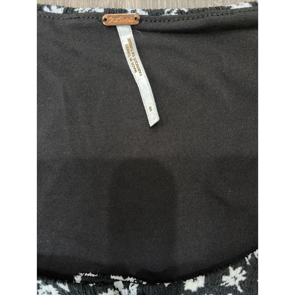 Free People Black White Floral Puff Sleeve Crop Top Womens Small Cottagecore